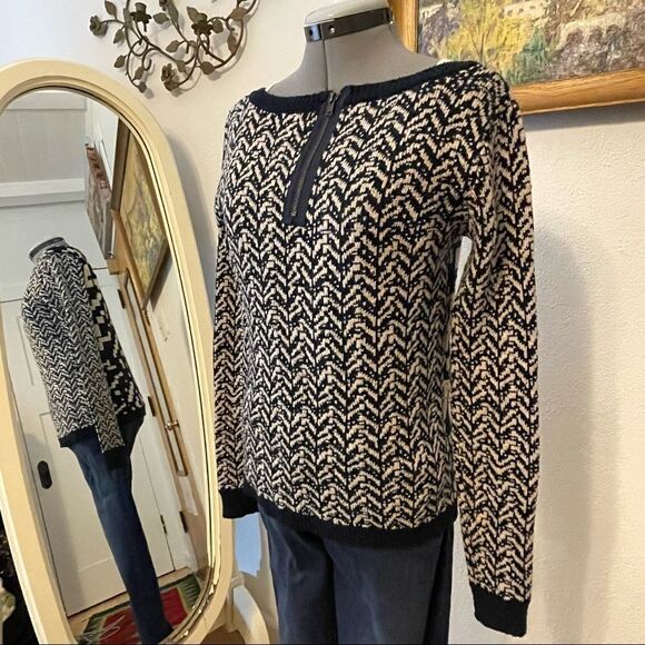 David Kahn cream and navy patterned sweater Small - Picture 3 of 12